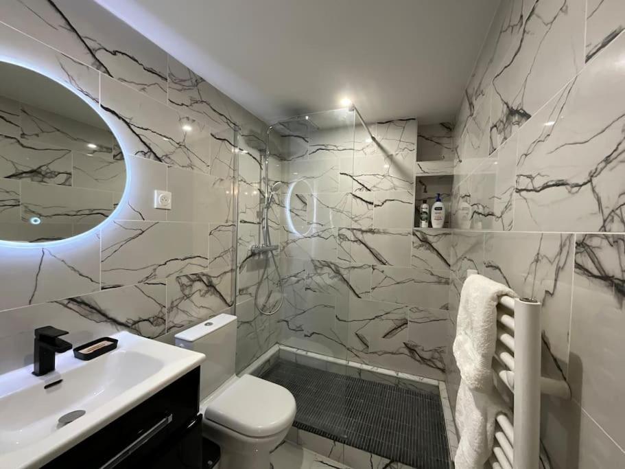 Ks Paris Studio Appart Near Station Gare Du Nord And Gare De L Est Buitenkant foto